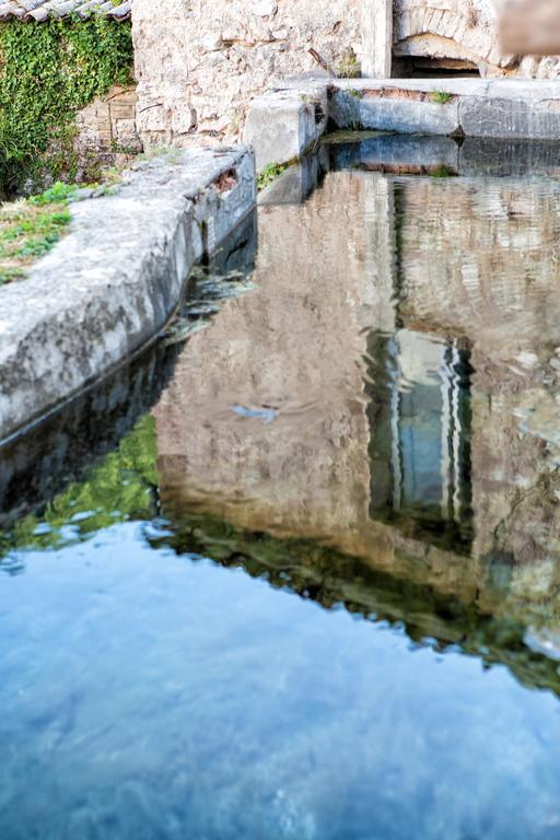 Residence Menotre Rasiglia Luaran gambar
